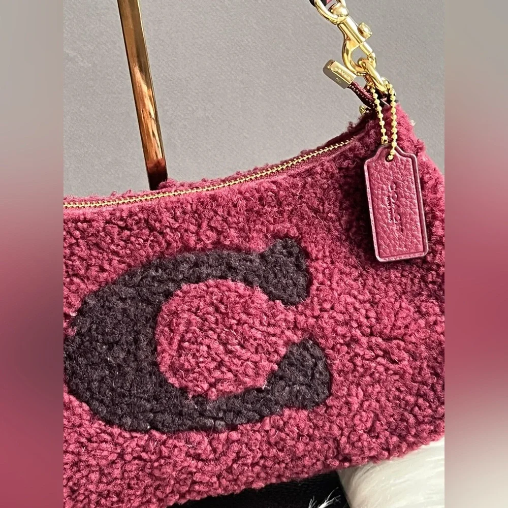 CE557 - Coach Teri Shoulder Bag with Coach Motif - Picture 6 of 14